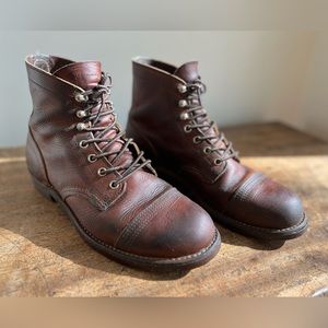 Red Wing 8115 Iron Ranger size 8.5D